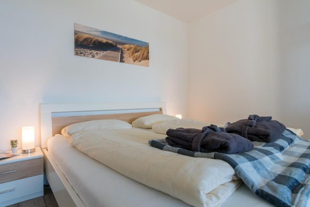 Ferienwohnung Sandkueste Mit Strandkorb & Indoor Spielplatz Heiligenhafen Exterior photo